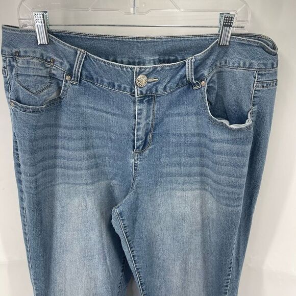 Lane Bryant Women's boot Cut Slim Leg Denim Size 16 - Picture 7 of 12